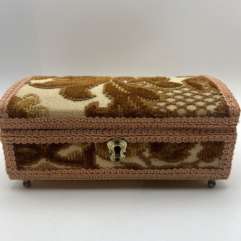 VTG Schmid Bros Tapestry Musical Jewelry Box Love Story Japan WORKS W/ Key 70's